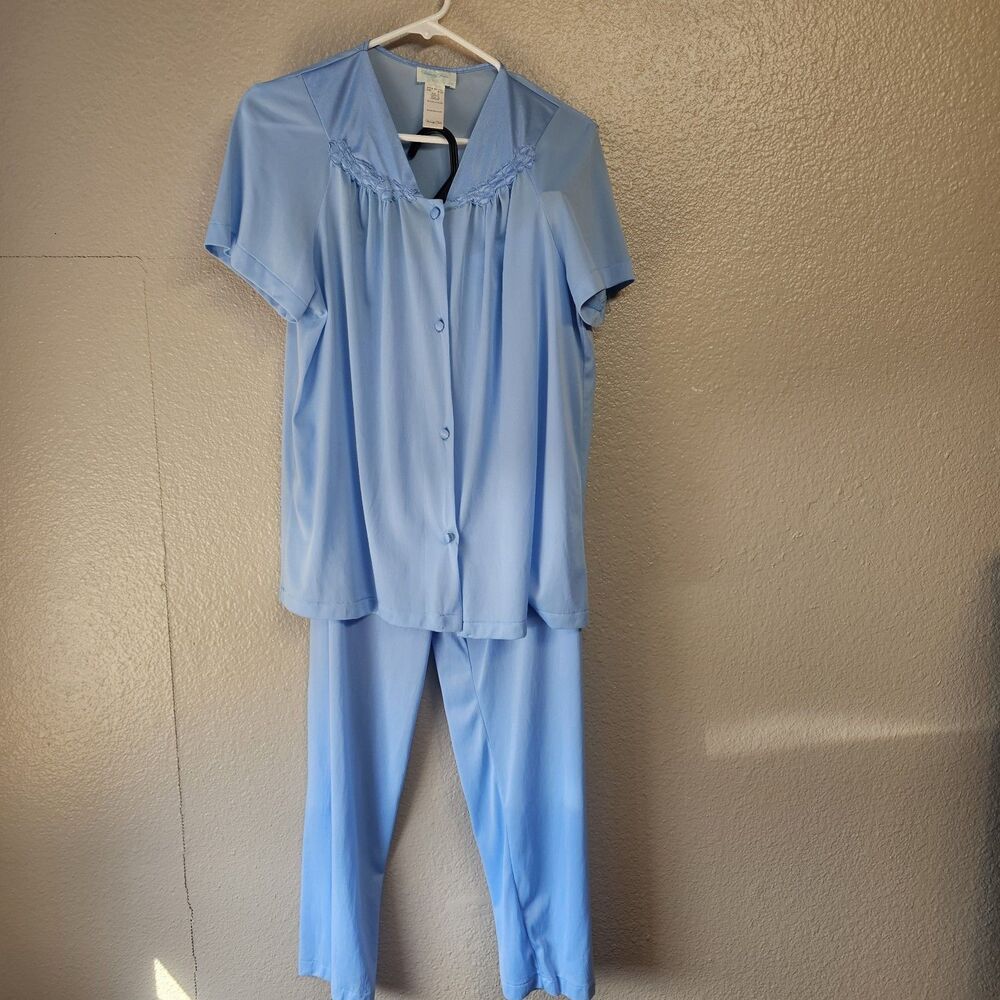 Vanity Fair Blue Pajamas Women M Nylon Button Front Short Sleeve Vintage  S408